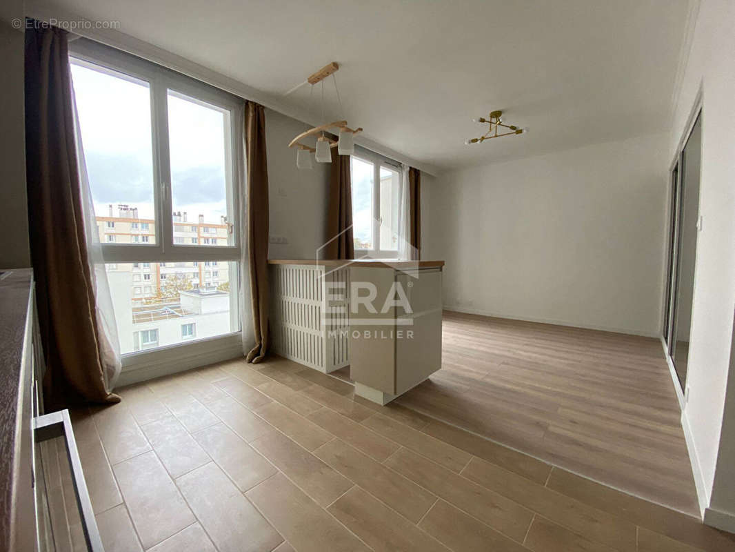 Appartement à IVRY-SUR-SEINE