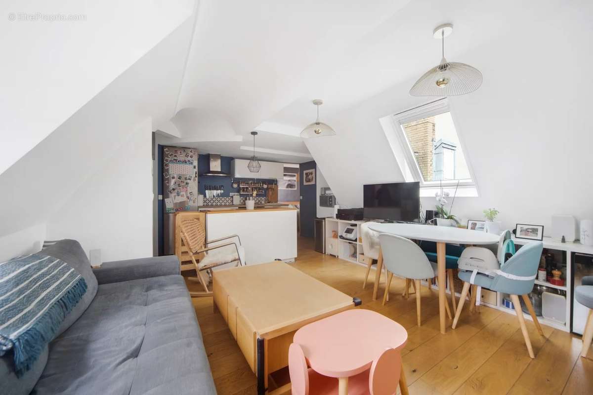 Appartement à PARIS-17E