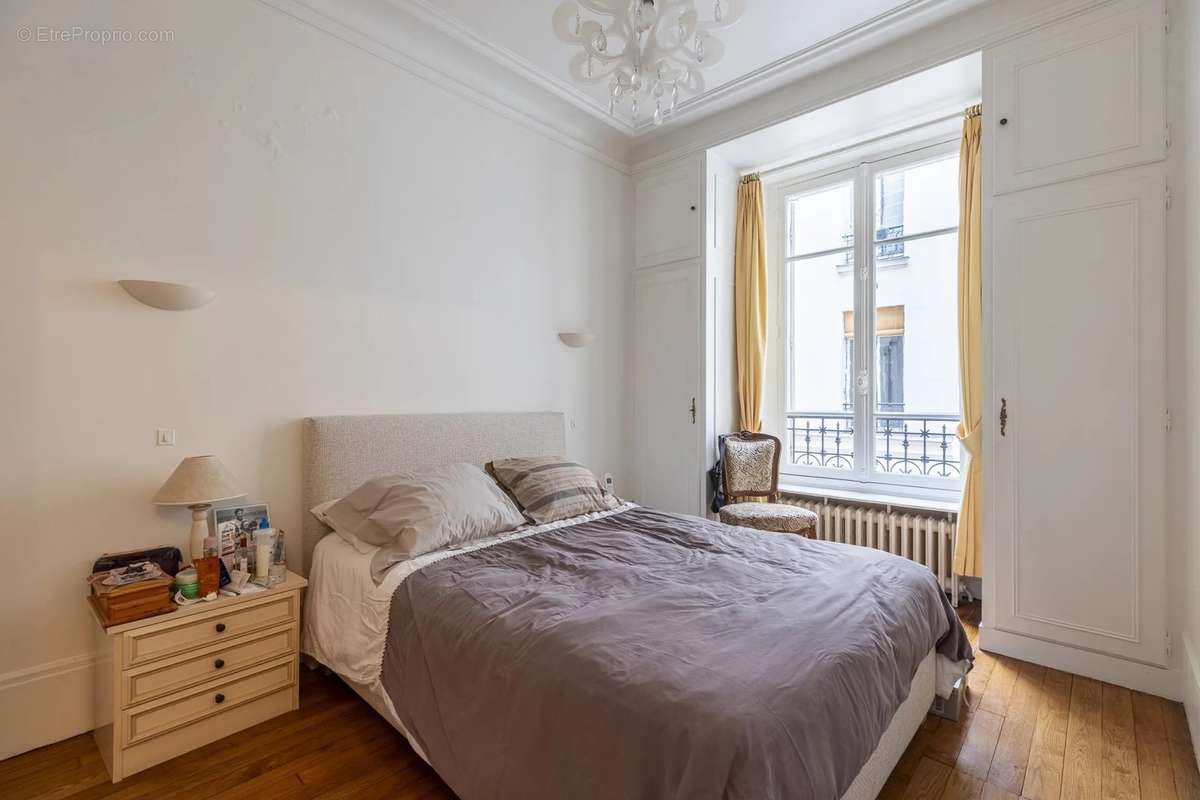 Appartement à PARIS-17E