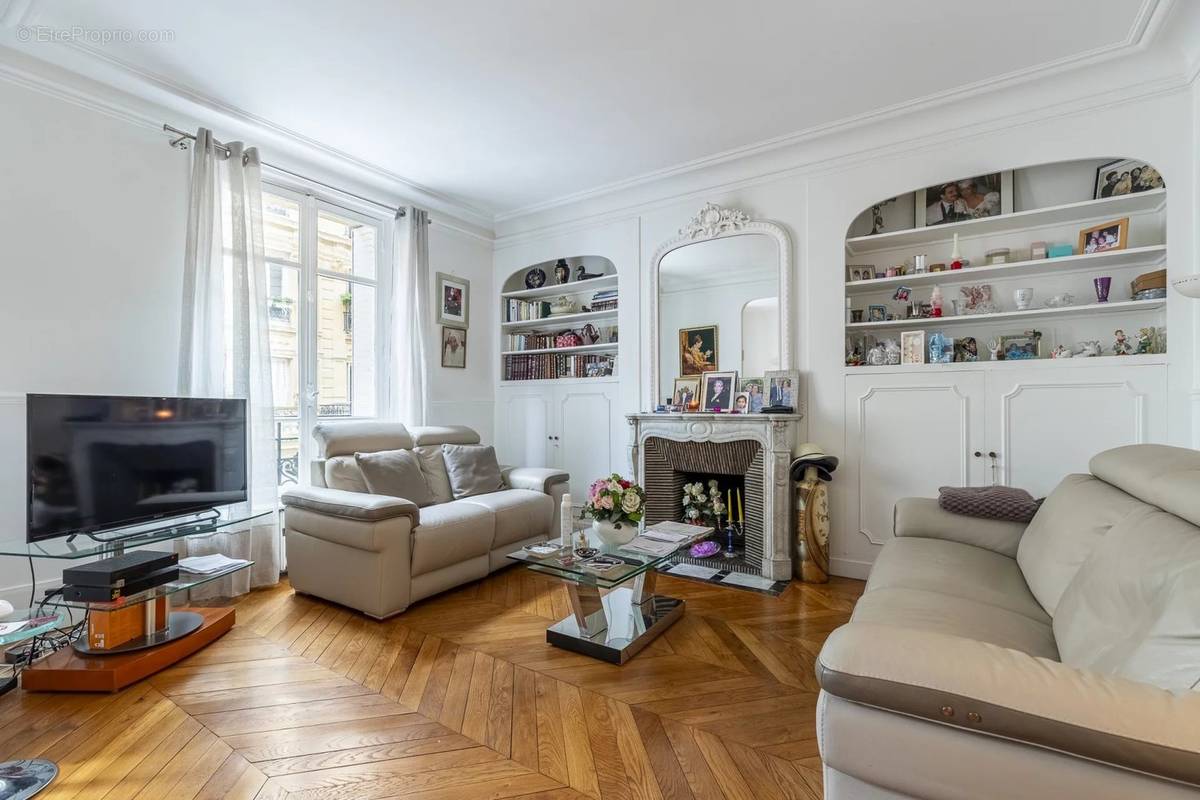 Appartement à PARIS-17E