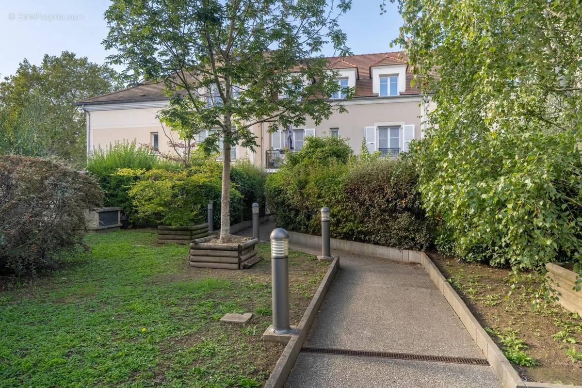 Appartement à SARTROUVILLE