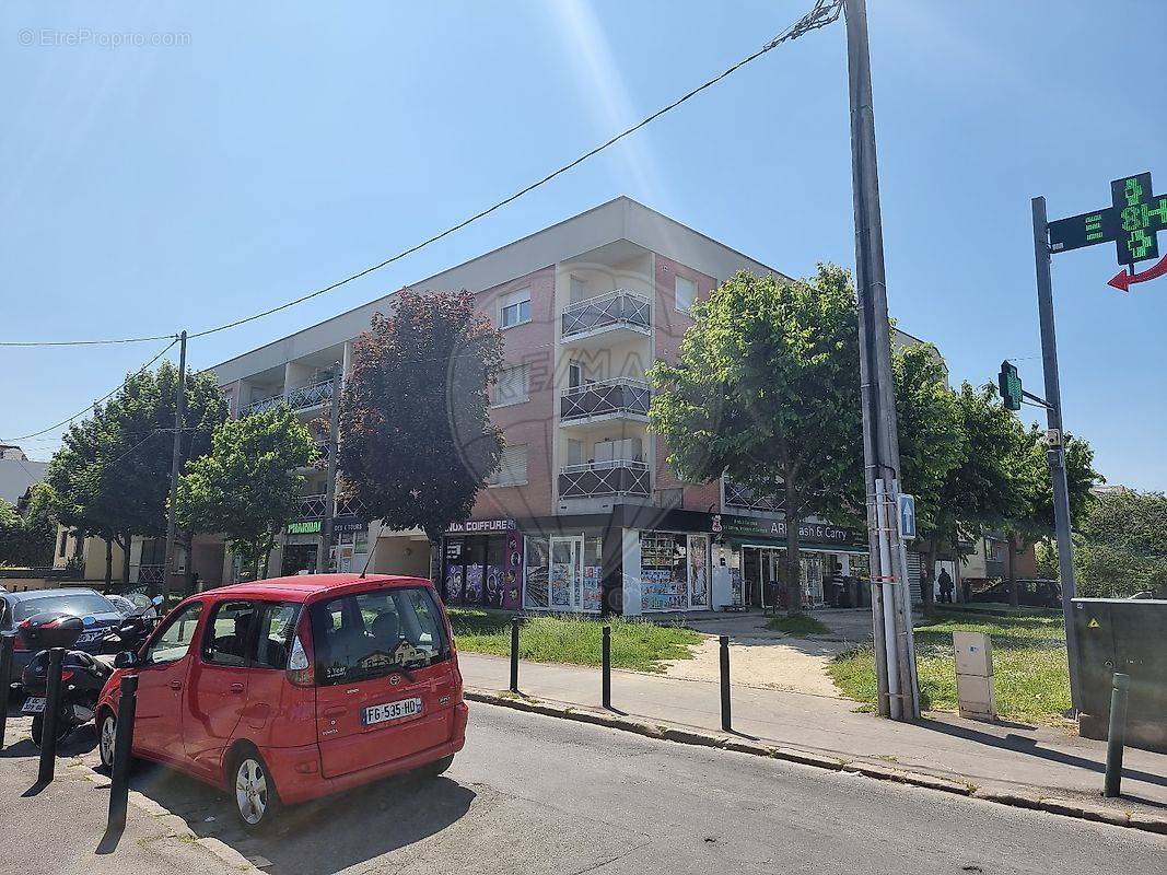 Appartement à LE BLANC-MESNIL