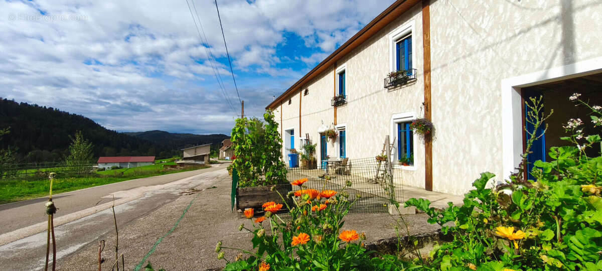 Maison à SAINT-LAURENT-EN-GRANDVAUX