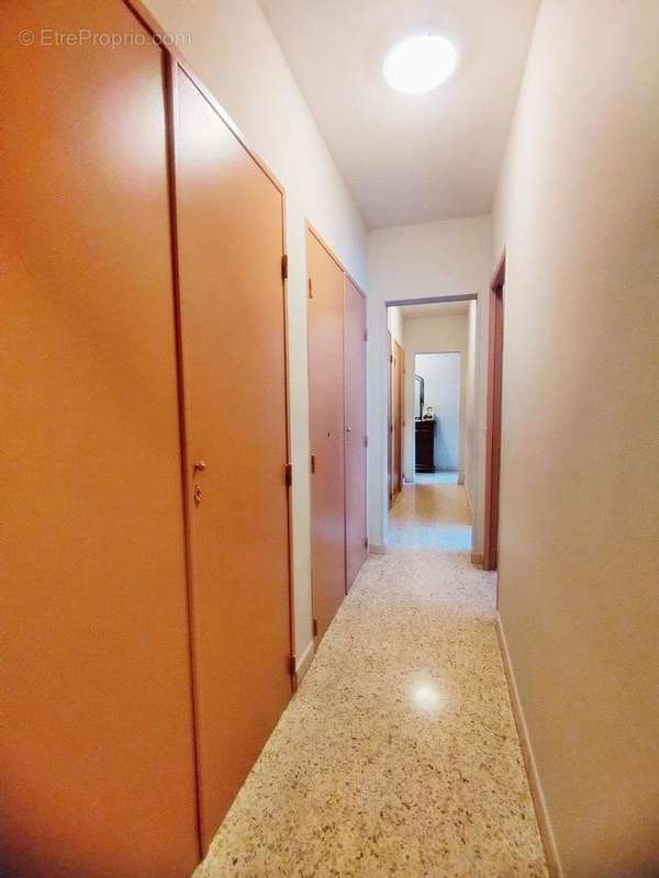   - Appartement à LE CANNET