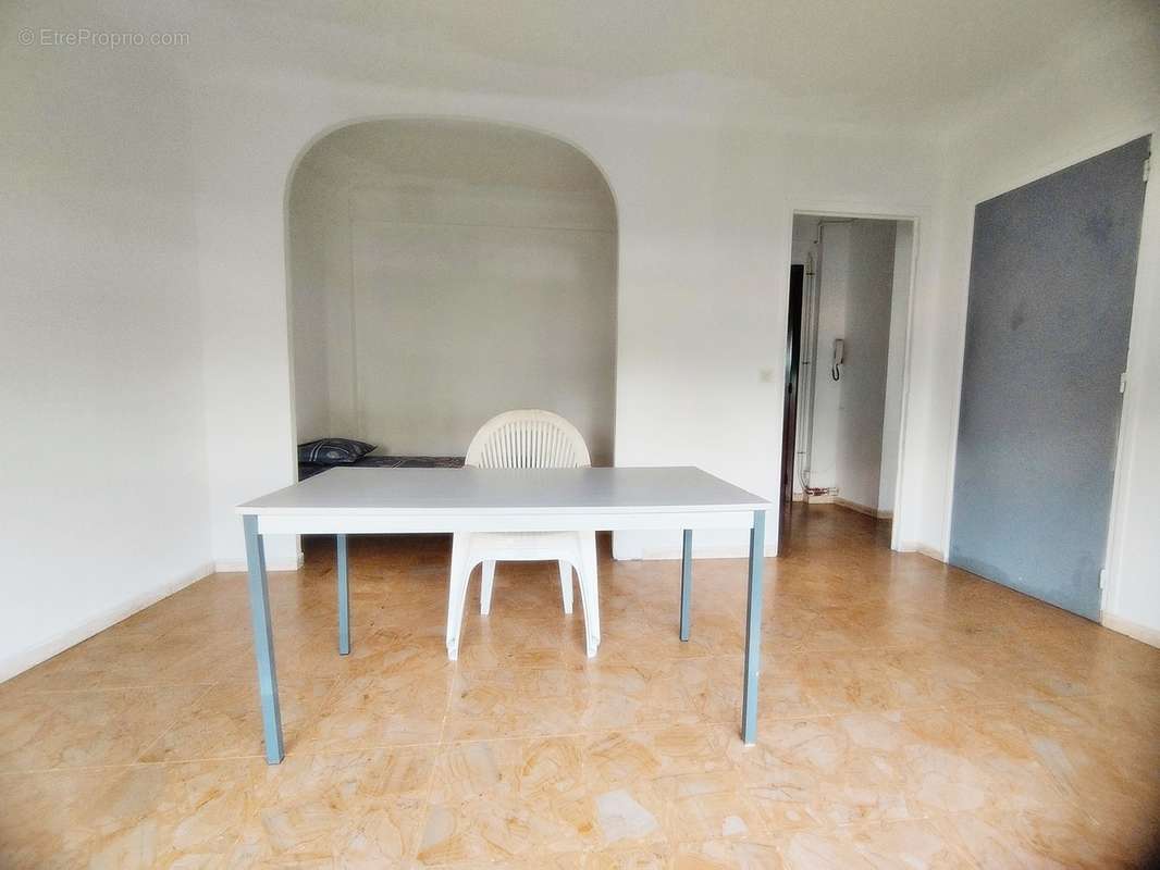   - Appartement à LE CANNET