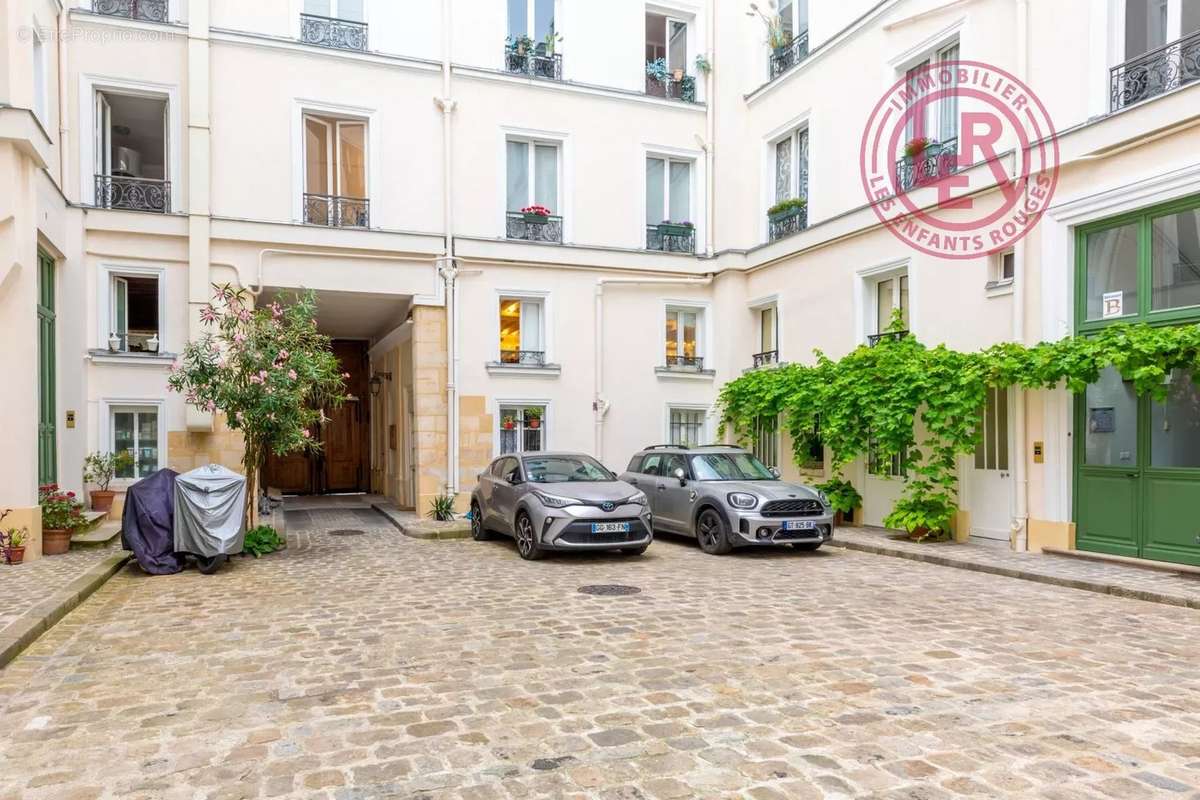 Appartement à PARIS-3E