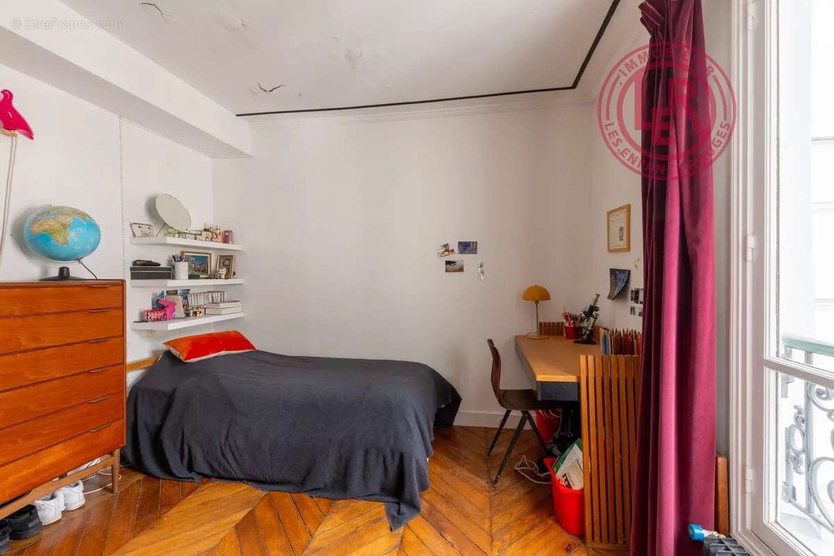 Appartement à PARIS-3E