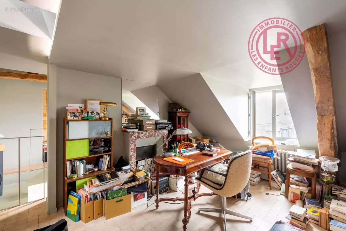 Appartement à PARIS-3E