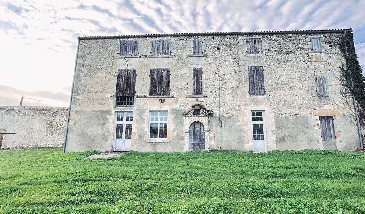 Maison à BLAYE