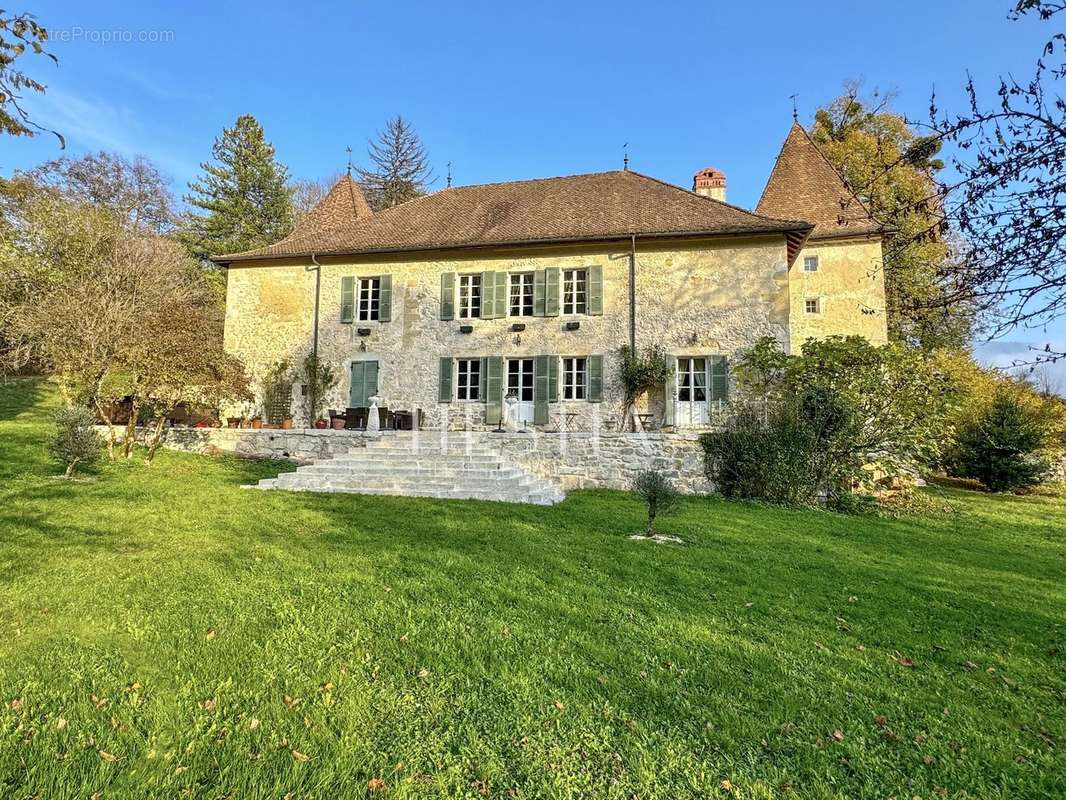 Maison à BELLEGARDE-SUR-VALSERINE