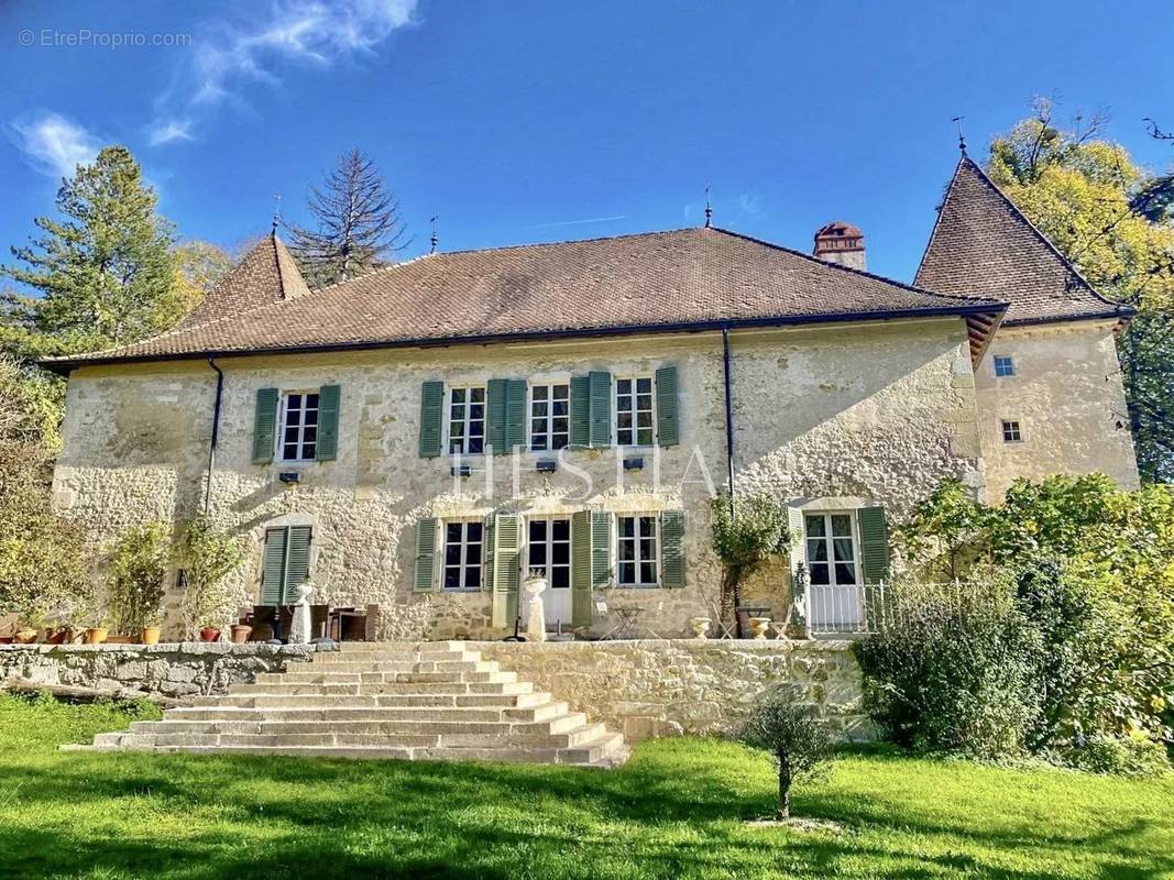 Maison à BELLEGARDE-SUR-VALSERINE