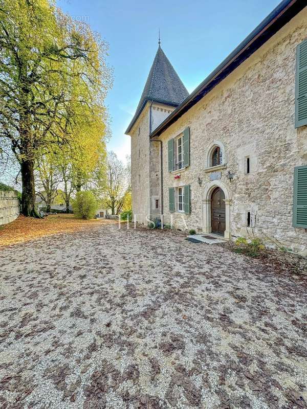 Maison à BELLEGARDE-SUR-VALSERINE