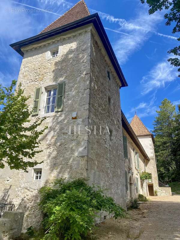 Maison à BELLEGARDE-SUR-VALSERINE