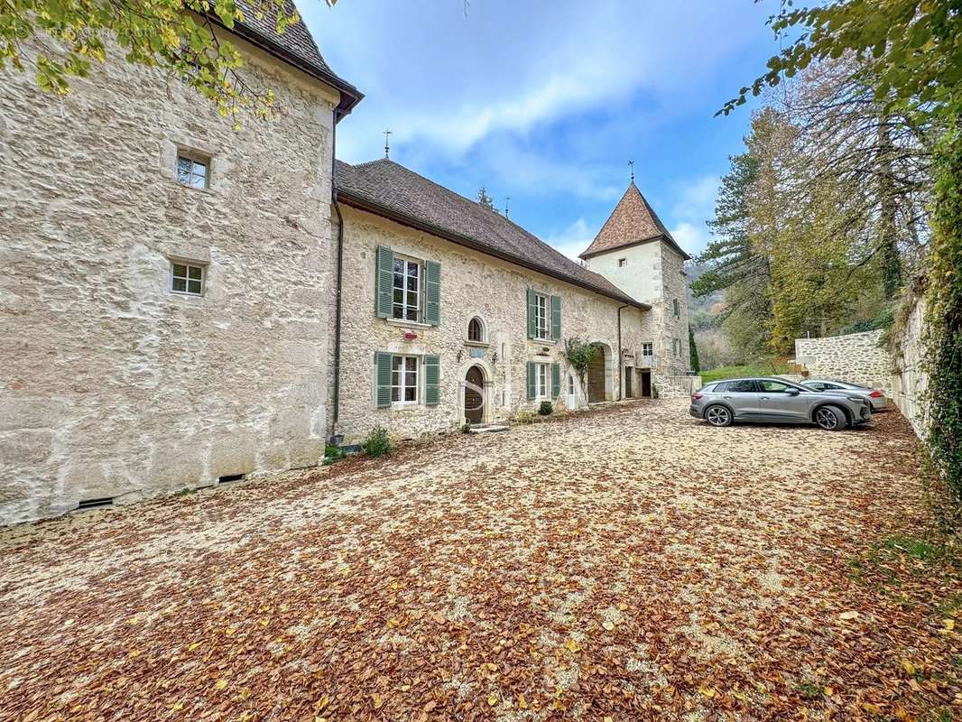 Maison à BELLEGARDE-SUR-VALSERINE