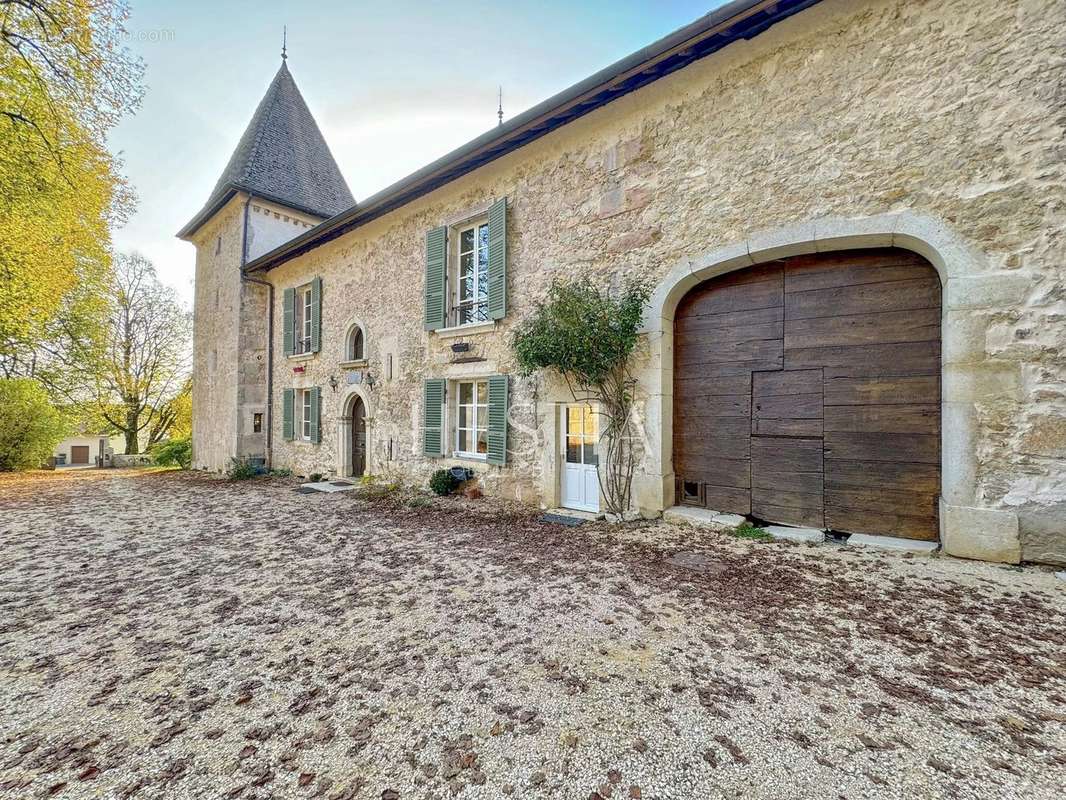 Maison à BELLEGARDE-SUR-VALSERINE