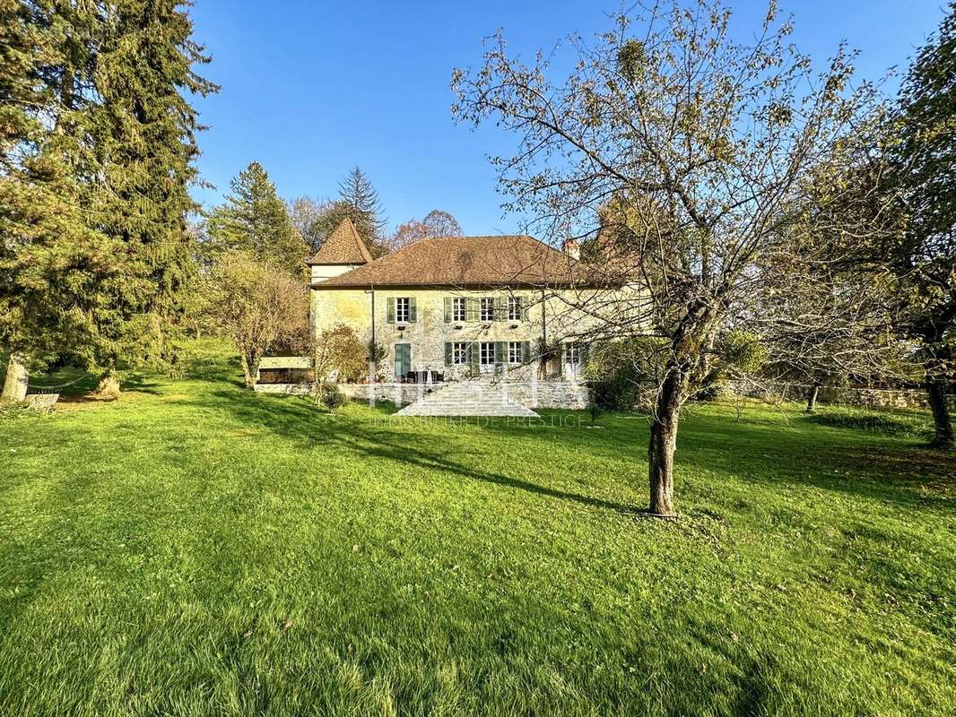 Maison à BELLEGARDE-SUR-VALSERINE