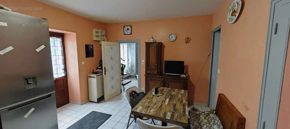 Appartement à CERILLY