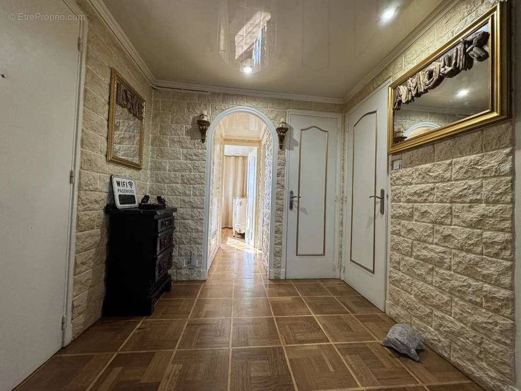 Appartement à MARSEILLE-8E