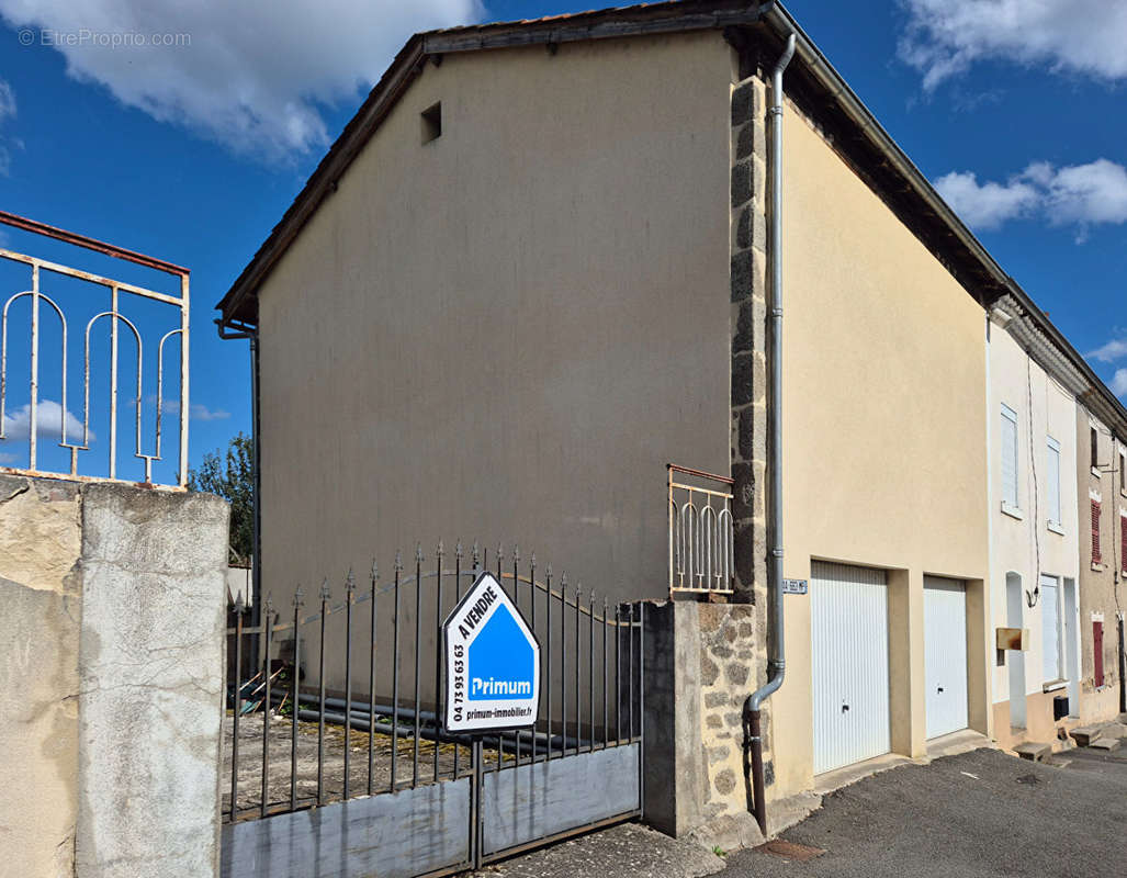 Maison à SAINT-DIER-D&#039;AUVERGNE