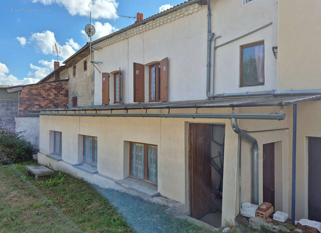 Maison à SAINT-DIER-D&#039;AUVERGNE