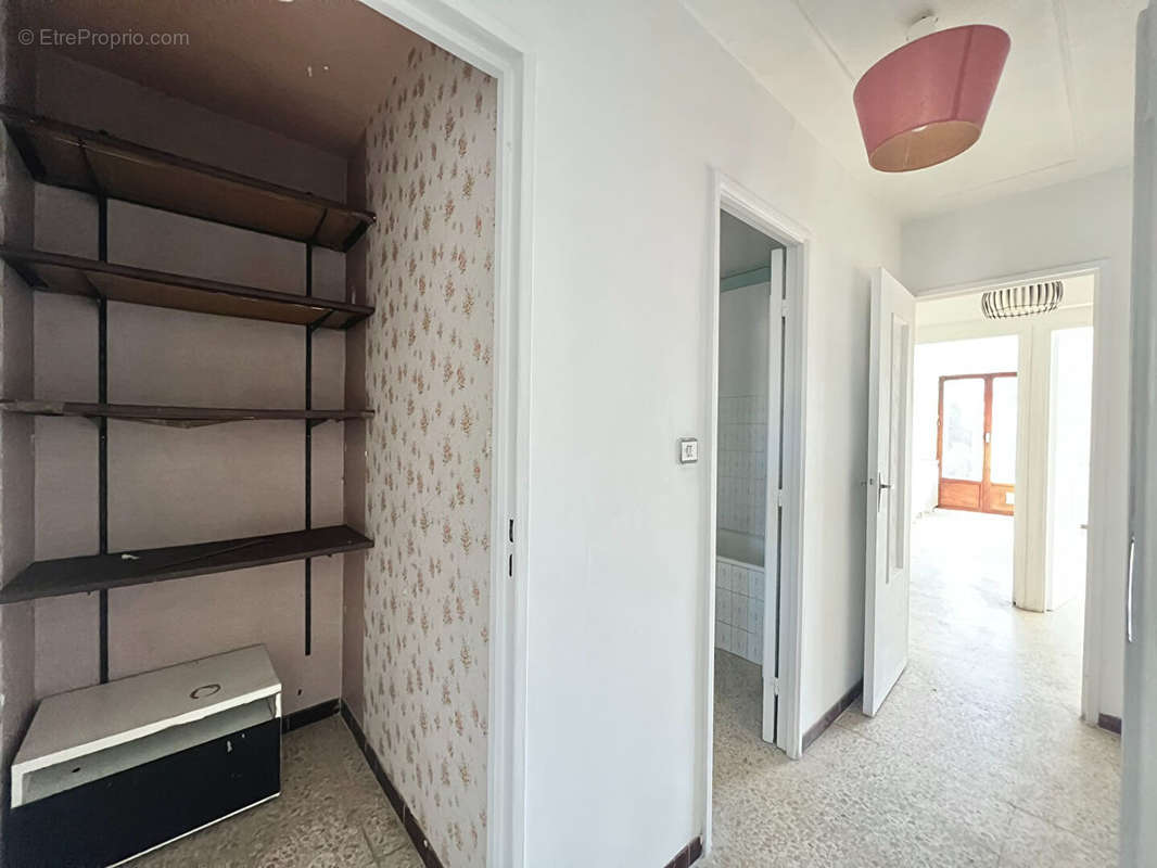 Appartement à MARSEILLE-3E