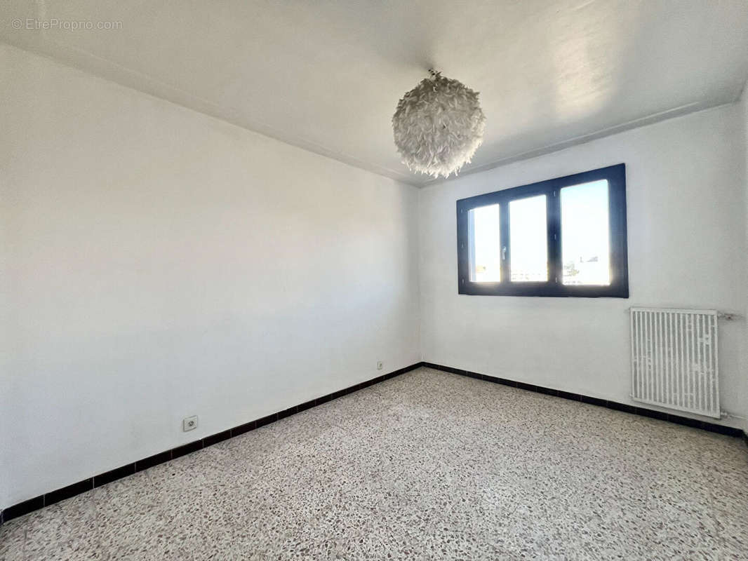 Appartement à MARSEILLE-3E