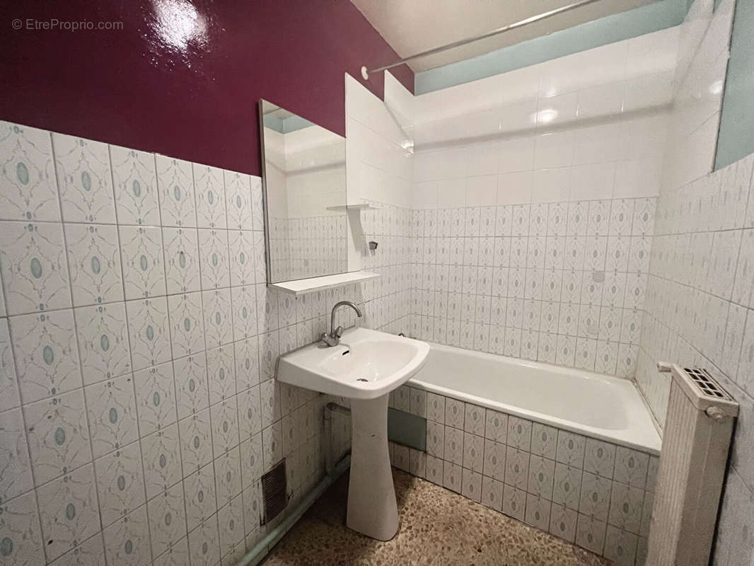 Appartement à MARSEILLE-3E