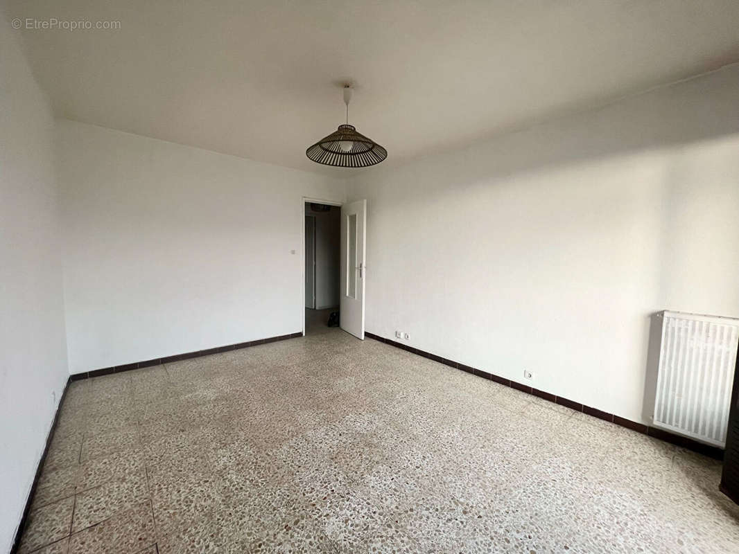 Appartement à MARSEILLE-3E