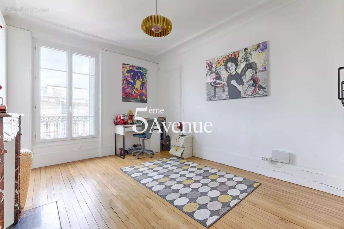 Appartement à CHARENTON-LE-PONT