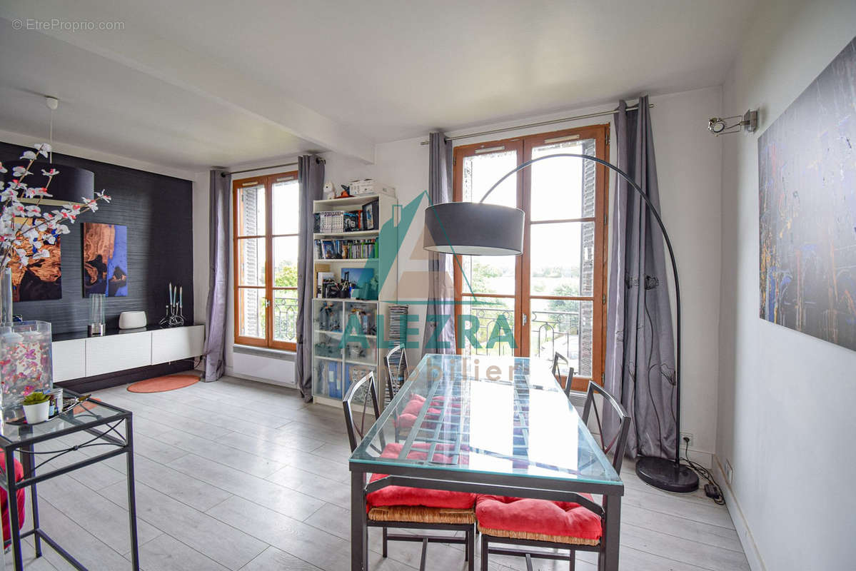 Appartement à CARRIERES-SUR-SEINE