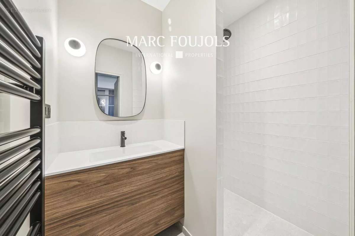 Appartement à PARIS-8E