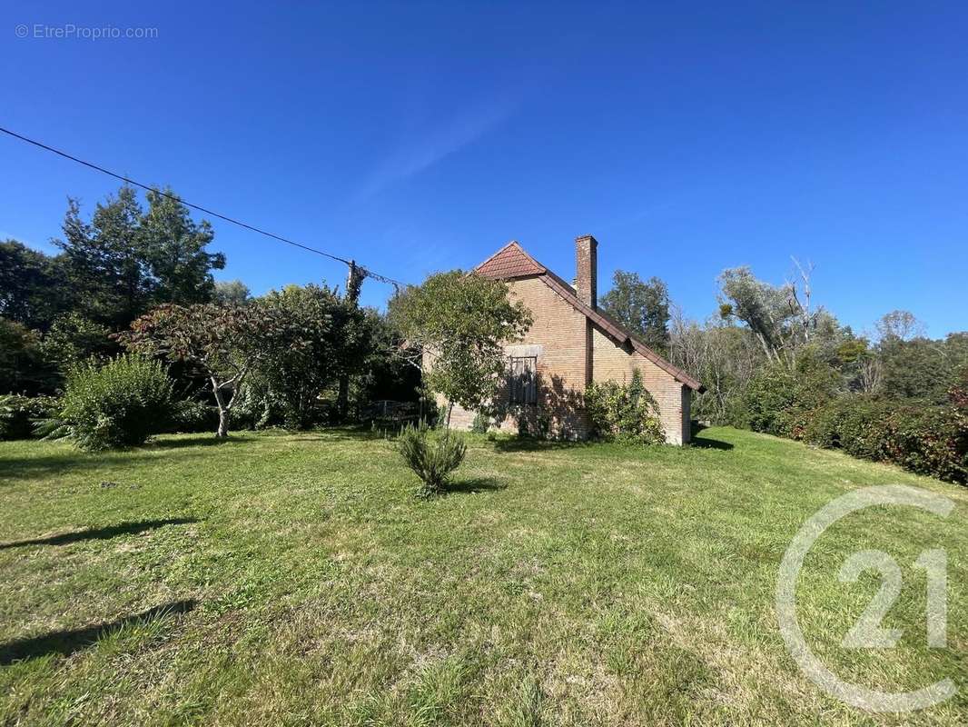 Maison à CHARETTE-VARENNES