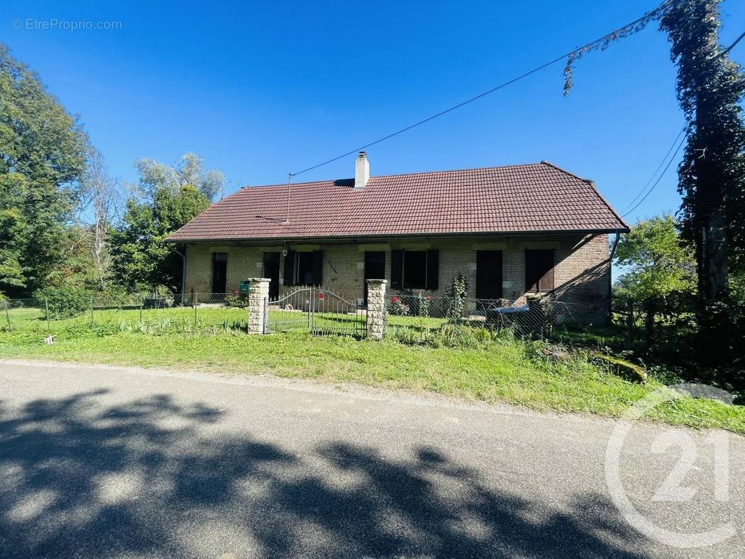 Maison à CHARETTE-VARENNES