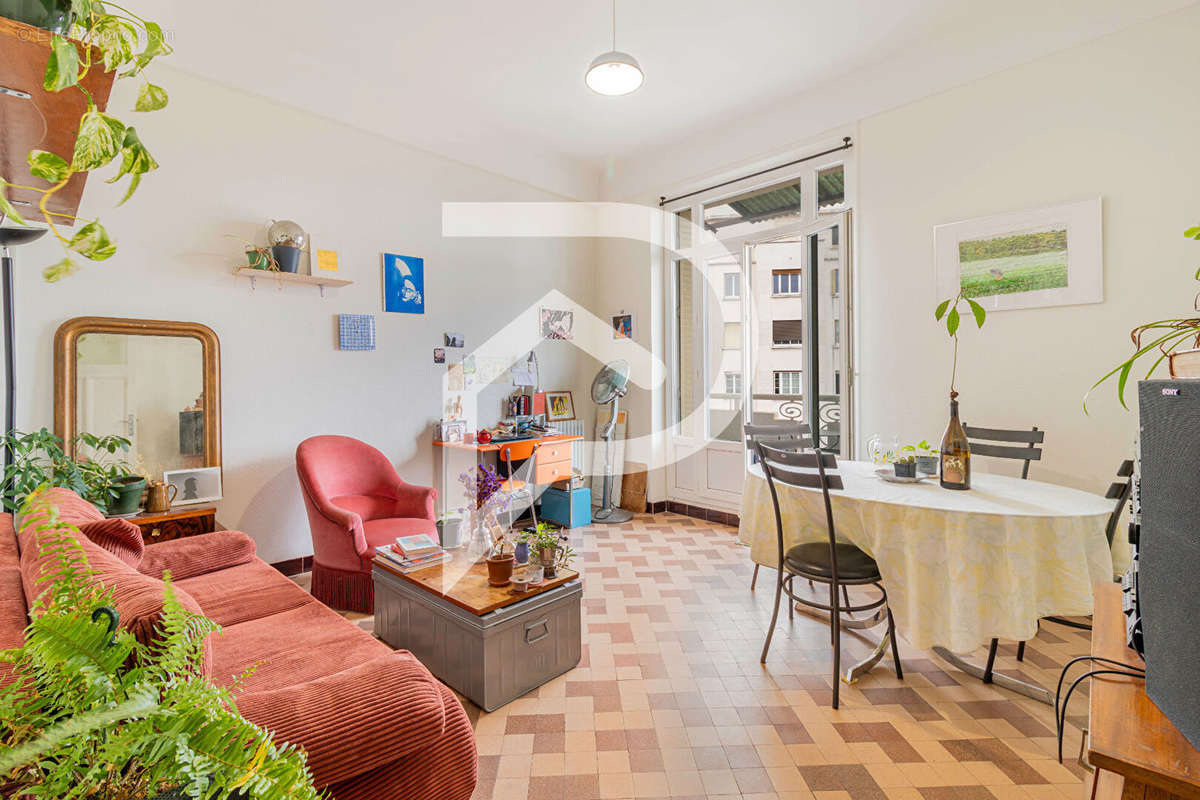 Appartement à MARSEILLE-5E