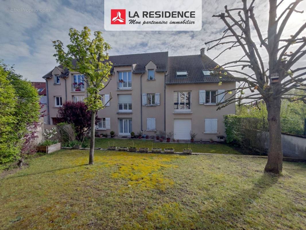 Appartement à VERNEUIL-SUR-SEINE