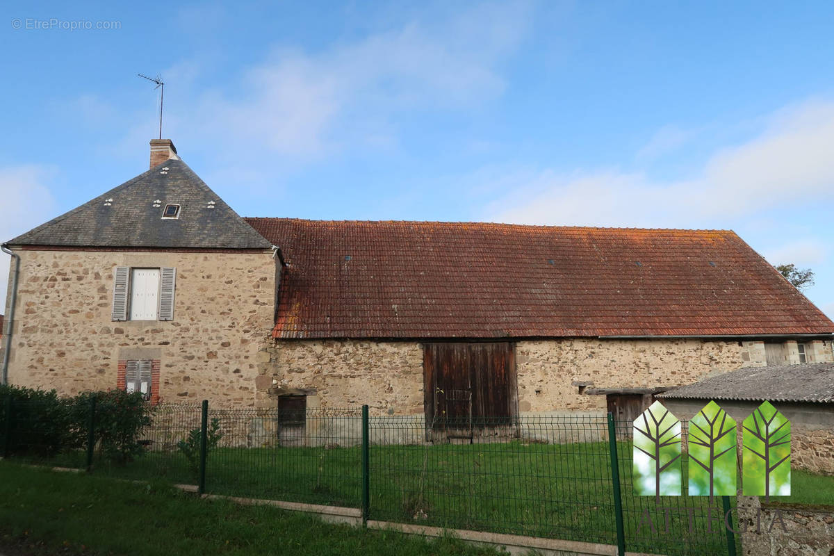 Maison à BONNAT