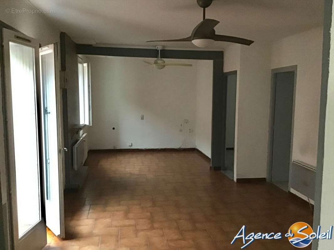 Appartement à PEZILLA-LA-RIVIERE