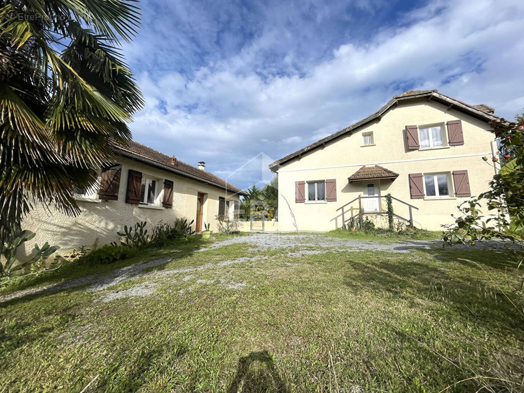 Maison à LEMBEYE