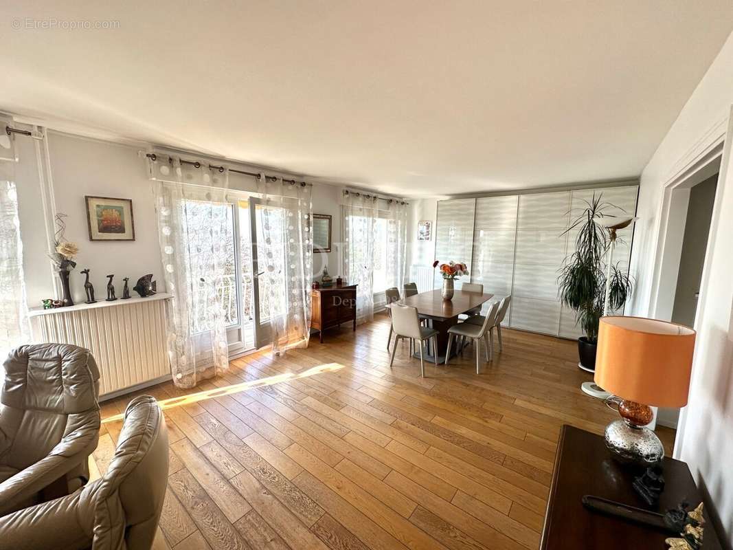 Appartement à CHENNEVIERES-SUR-MARNE