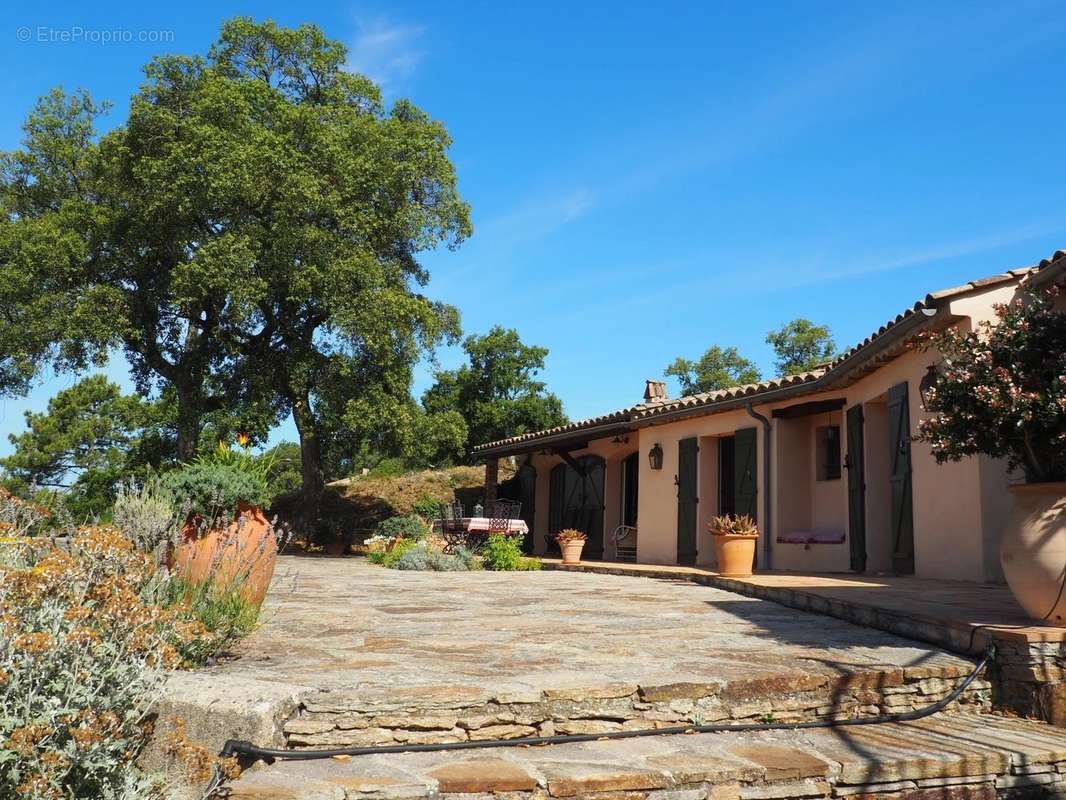 Maison à LA GARDE-FREINET