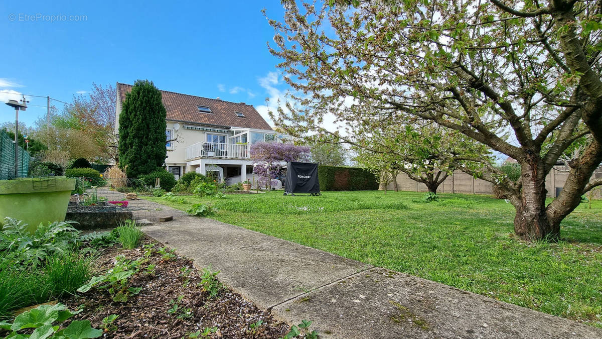 Maison à SAINT-FARGEAU-PONTHIERRY