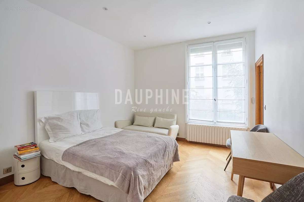 Appartement à PARIS-7E