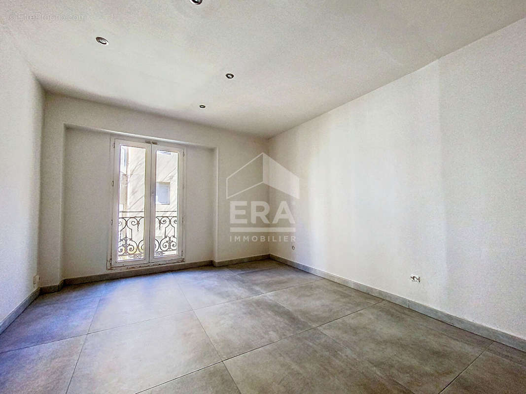 Appartement à MARSEILLE-2E