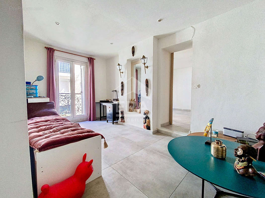 Appartement à MARSEILLE-2E