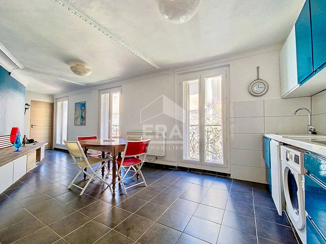 Appartement à MARSEILLE-2E