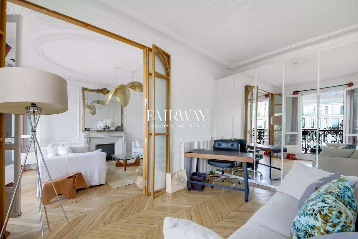 Appartement à PARIS-17E