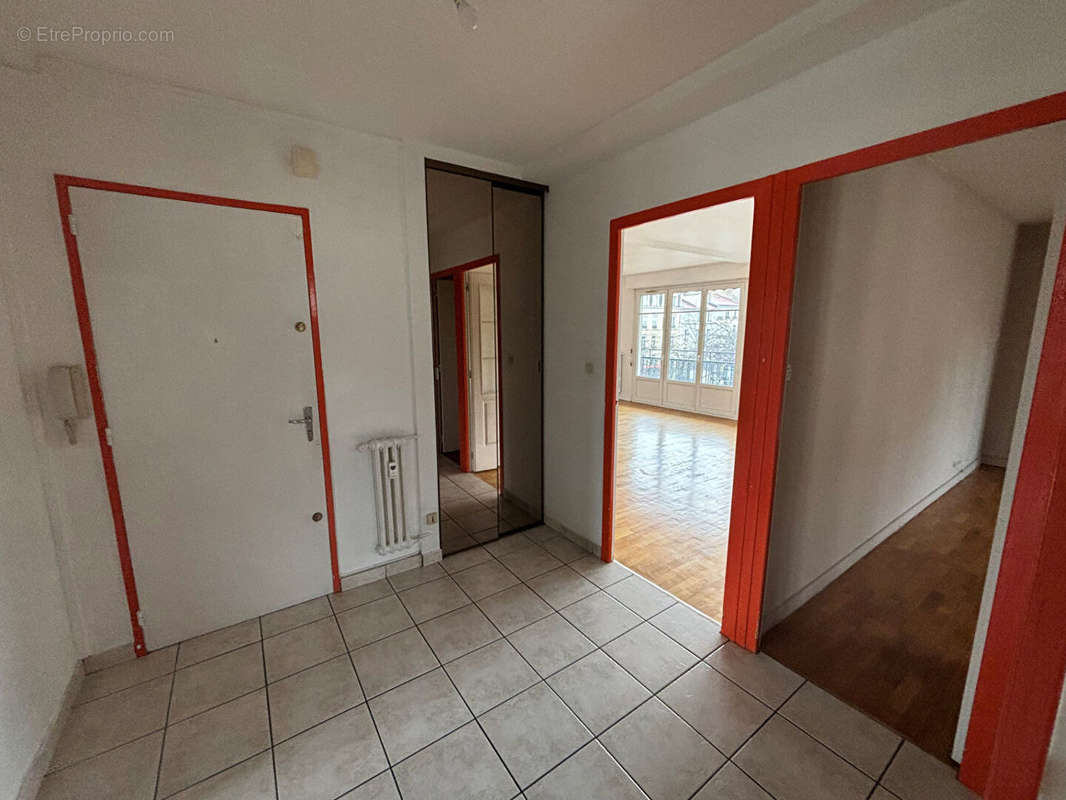 Appartement à SAINT-ETIENNE