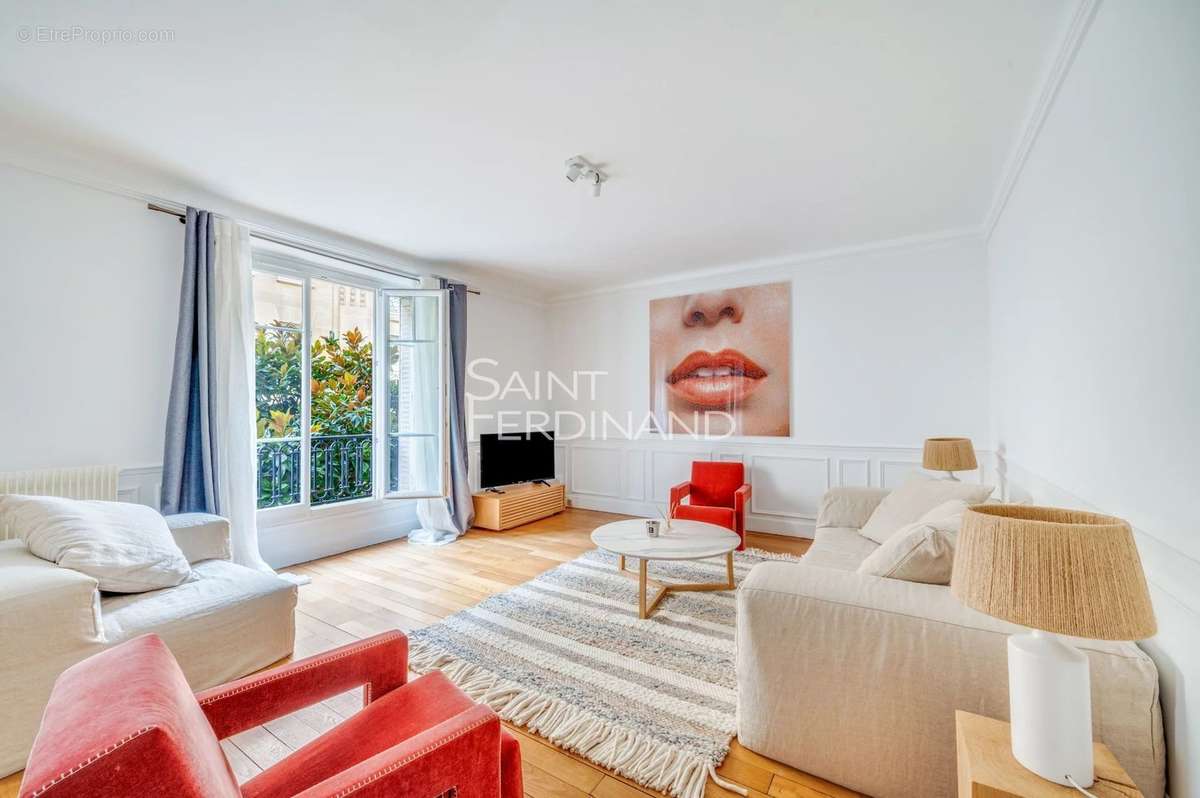 Appartement à NEUILLY-SUR-SEINE