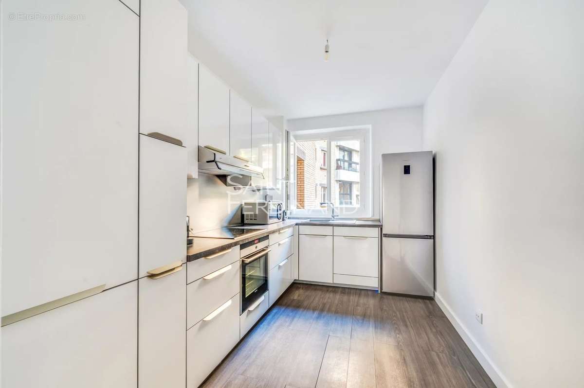 Appartement à NEUILLY-SUR-SEINE