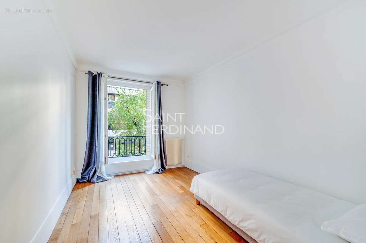 Appartement à NEUILLY-SUR-SEINE